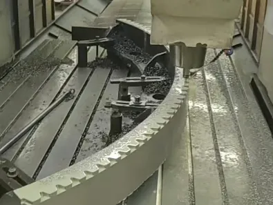 ​Kundenspezifische Anpassung: CNC-Portalfräsen von Zahnkränzen – Wie Tangshan Yuexin Machinery die Präzisionsbearbeitung stetig weiterentwickelt